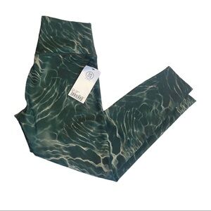 SAGE Women’s Size Medium NWT Green Pine Stretch Leggings Tights Yoga Pan…